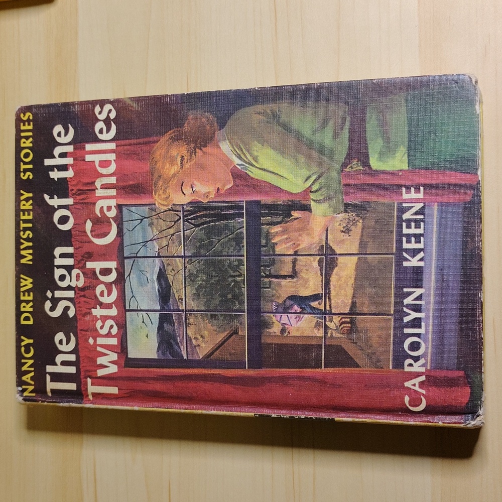 Nancy Drew #9 - The Sign of the Twisted Candles